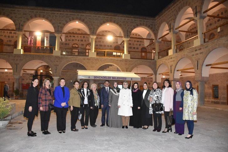 AK Parti’li kadınlar Kurşunlu Han’a hayran kaldı G1