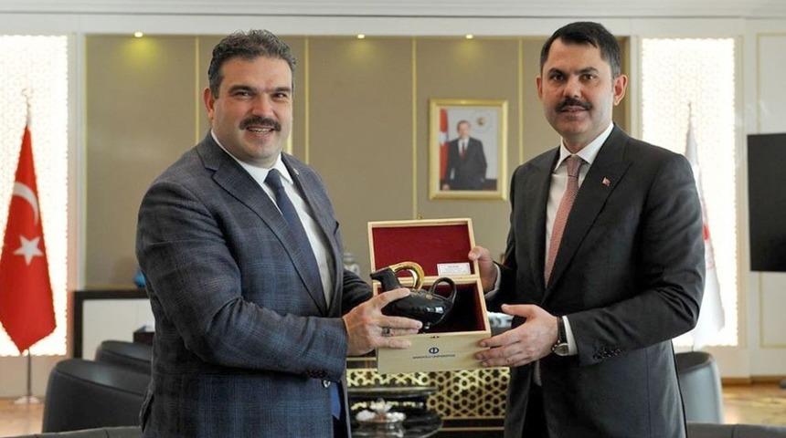 Rekt&ouml;r &Ccedil;omaklı&rsquo;dan &Ccedil;evre ve Şehircilik Bakanı Murat Kurum&rsquo;a ziyaret