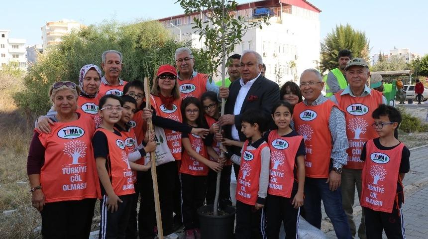 Erdemli&rsquo;de yeşil alanlar &ccedil;oğalıyor