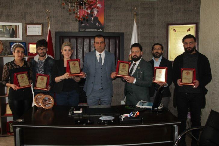 Başarılı kuaförlere plaket verildi G3