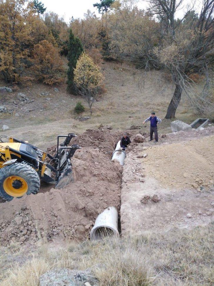 Dumlupınar’da su baskınlarına karşı menfez çalışması G4