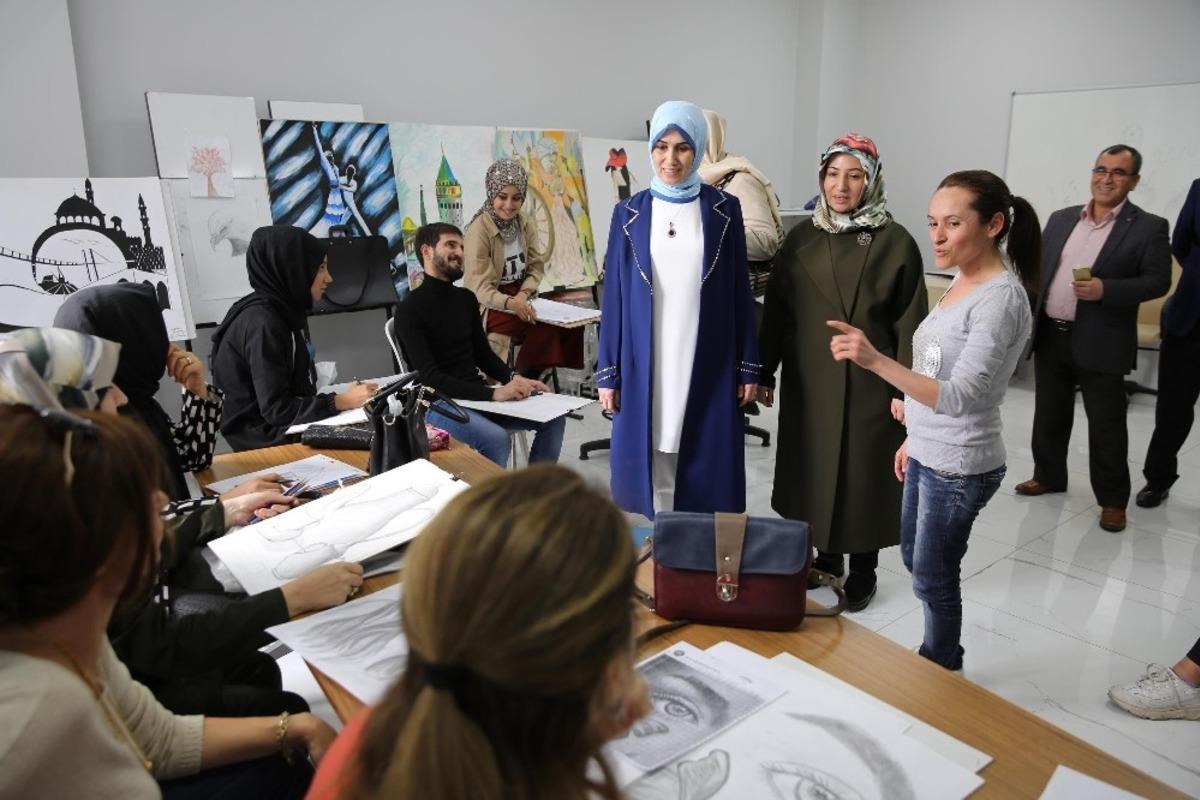 Kadın kursiyerlere anlamlı ziyaret