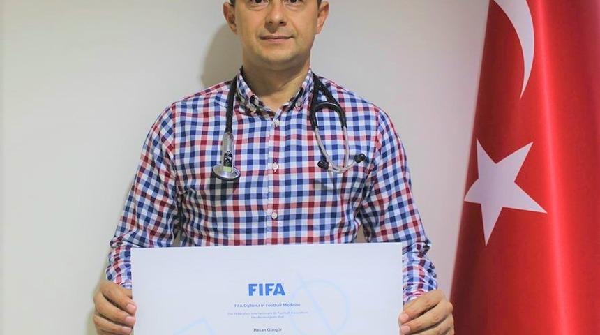Do&ccedil;. Dr. Hasan G&uuml;ng&ouml;r, FIFA&rsquo;nın resmi &lsquo;Futbol Doktoru&rsquo; oldu