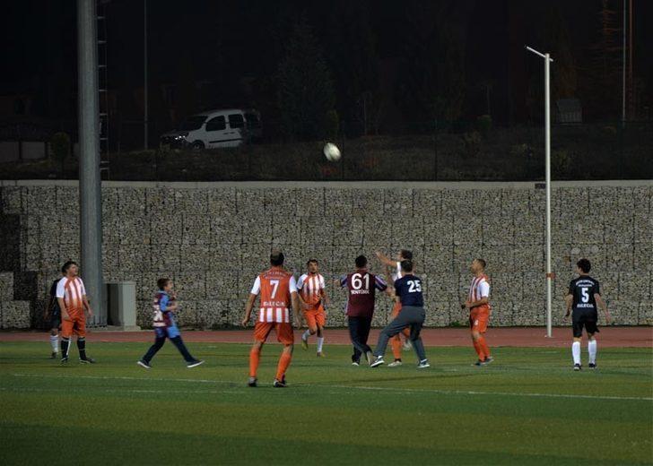 Sevgi Evleri’ndeki çocuklar protokol üyeleriyle kıyasıya yarıştı G1