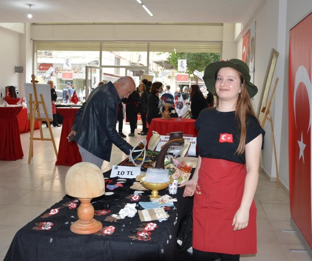 Girişimci kadınların hediyelikleri eğitime burs olacak