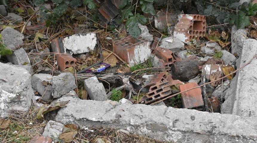 Kan donduran olay! Poşet içinde boş arsaya bırakılmış bebek cesedi bulundu