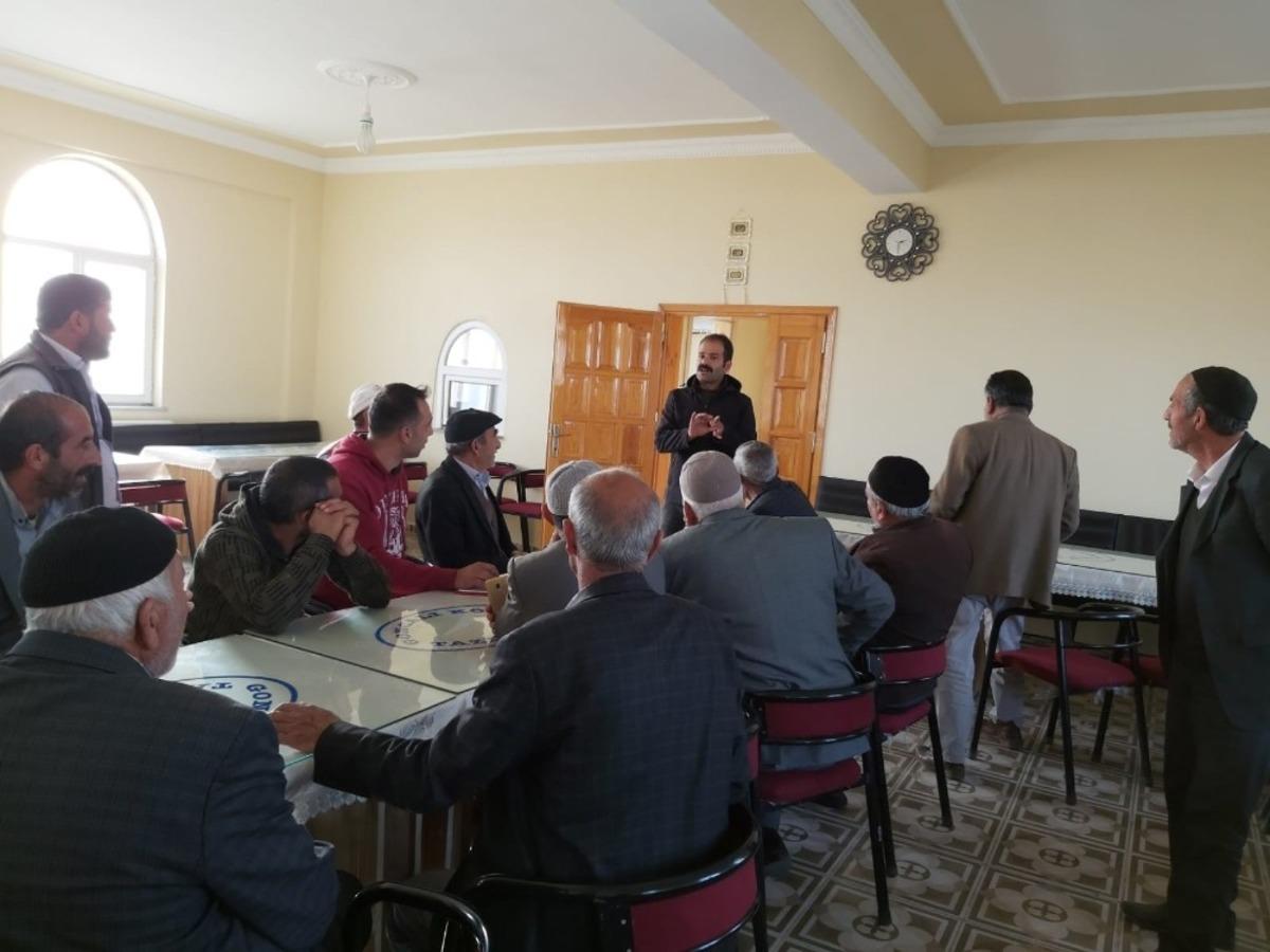 Ağrı Valiliğinin "Kapama Meyve Bah&ccedil;eleri Projesi" Eleşkirt&rsquo;te ilgi g&ouml;r&uuml;yor