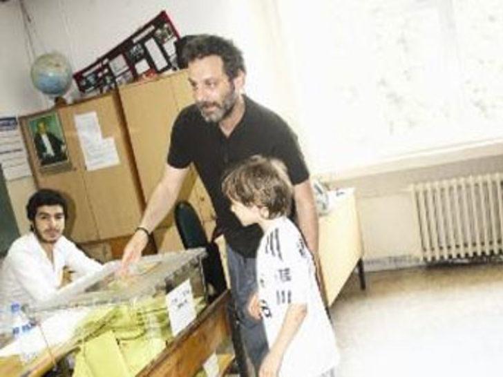 Ünlüler de oy kullandı G5