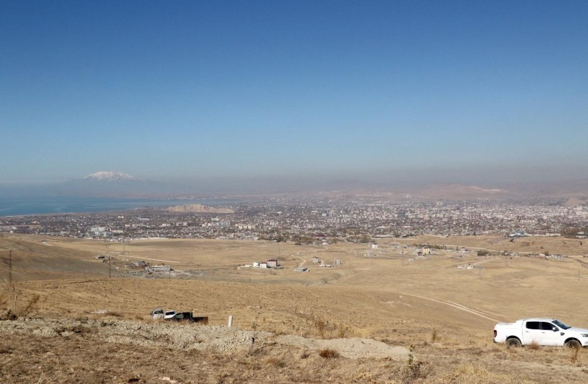 Van B&uuml;y&uuml;kşehir Belediyesi, 100 bin metrekarelik alanı ağa&ccedil;landıracak