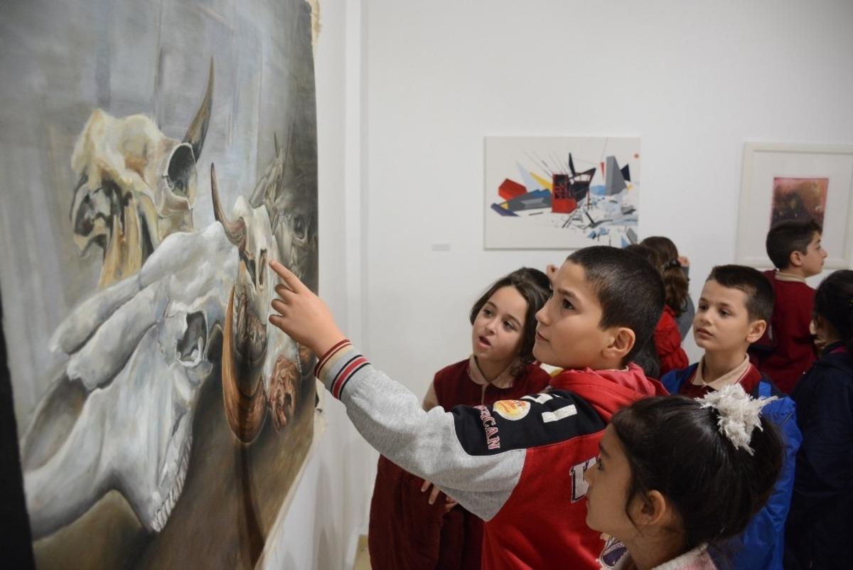 &Ouml;ğrenciler Cumhuriyet sergisini gezdi