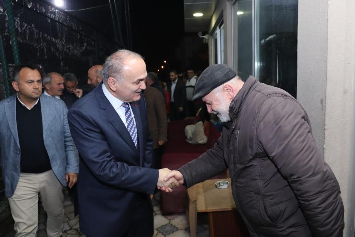 Se&ccedil;im yok Başkan Faruk &Ouml;zl&uuml; mahalle mahalle geziyor