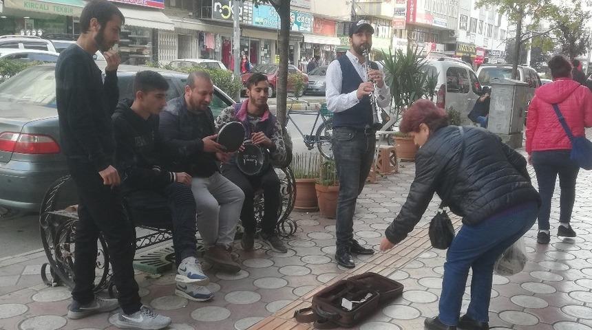 Roman m&uuml;zisyenler ilgi odağı oldu