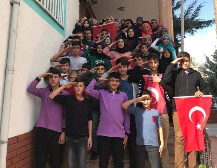 Gölbaşı’nda öğrencilerden Mehmetçiğe destek G1