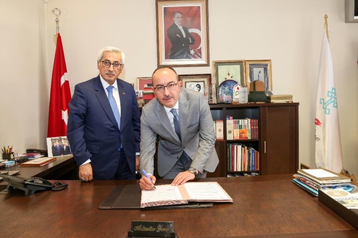 Başkan Kavuş: &ldquo;Okuyan şehir konya&rsquo;ya en g&uuml;zel hediyeyi kazandırıyoruz&rdquo;