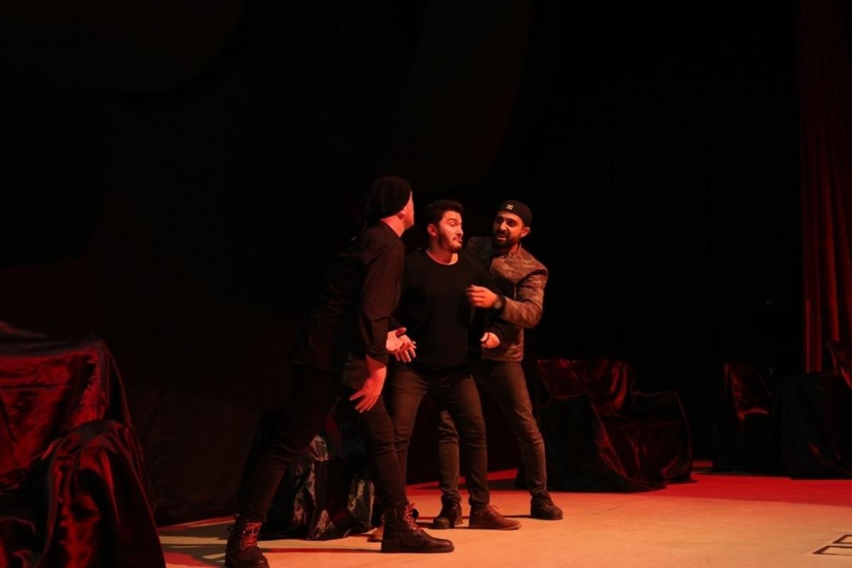 Tiyatro severler Gebze K&uuml;lt&uuml;r Merkezi&rsquo;nde buluştu