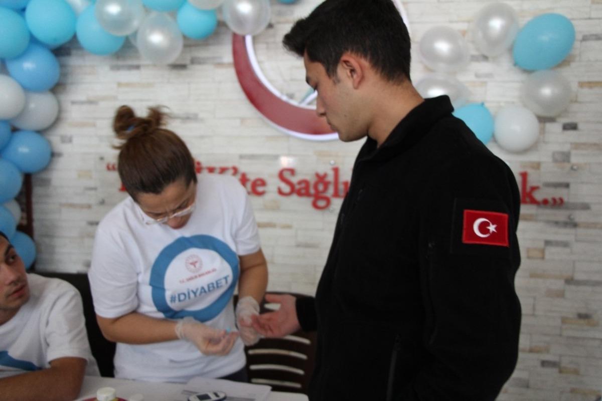 14 Kasım Diyabet G&uuml;n&uuml;&rsquo;nde farkındalığı artırma &ccedil;abası