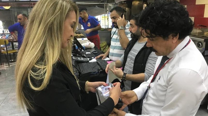 Tarsus Belediyesi, aşırı tuz t&uuml;ketmemeleri konusunda vatandaşları bilgilendiriyor