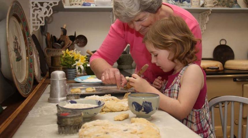 Çalışan Annelere Müjdeli Haber: Torun Bakma Parası!