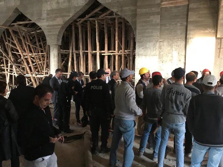 Gaziantep'te cami inşaatı kazasında endişeli bekleyiş sürüyor G2