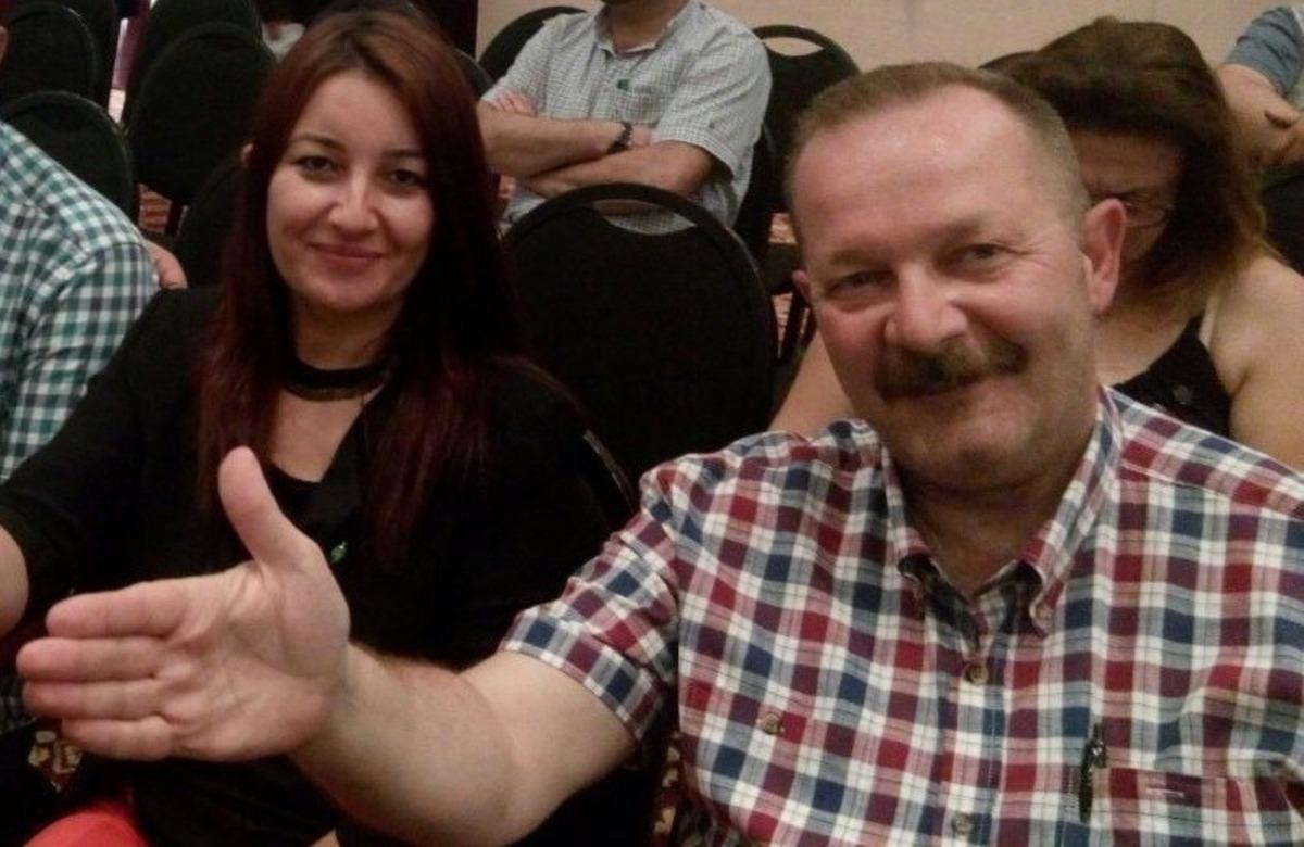 Ayvalık sevilen doktor Alper G&uuml;ng&ouml;r&rsquo;&uuml; son yolculuğuna uğurladı