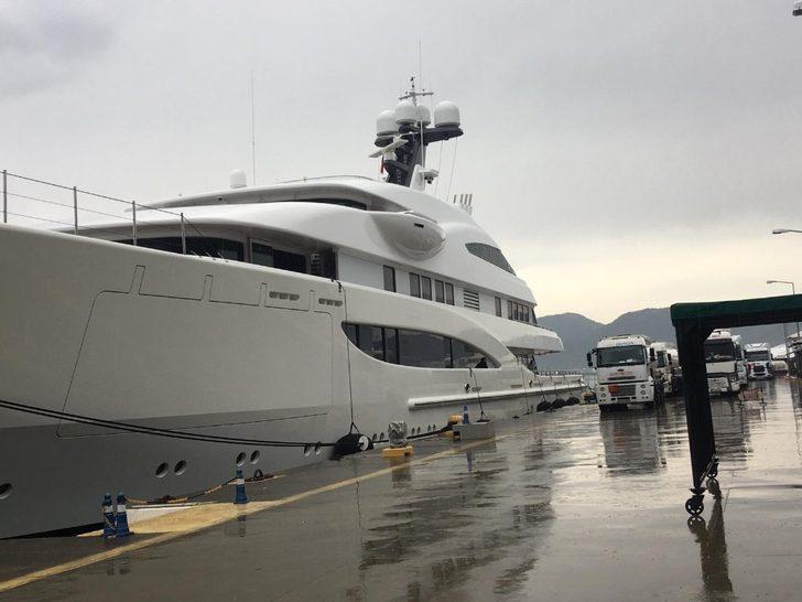 İçinde yok yok! Marmaris'e demir attı G2