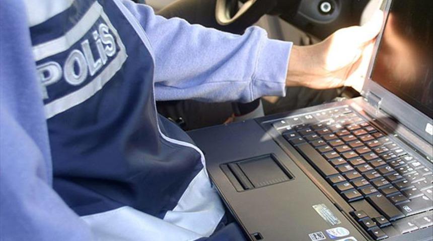 Ev ve iş yerlerine düzenek kurup, uygunsuz görüntüler çekmişler!