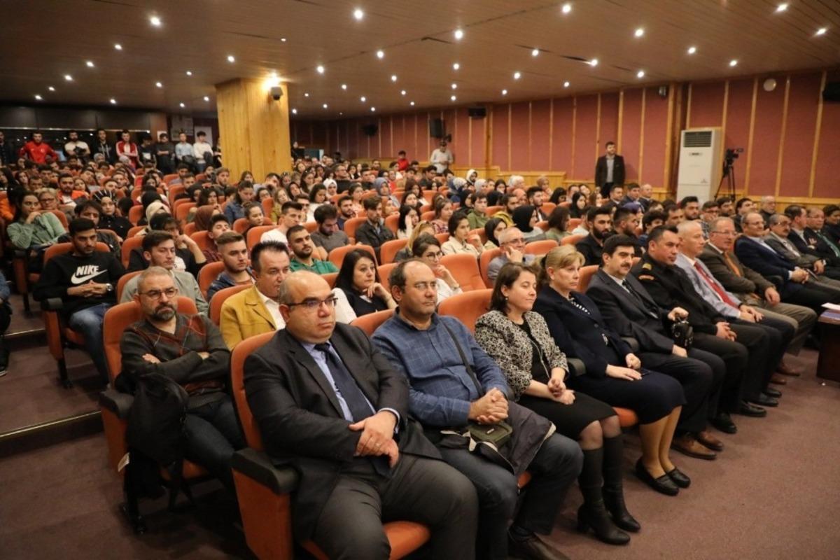 &Ccedil;eşm-i Cihan Sohbetleri&rsquo;nde Orta Doğu&rsquo;nun d&uuml;n&uuml; ve bug&uuml;n&uuml; ele alındı