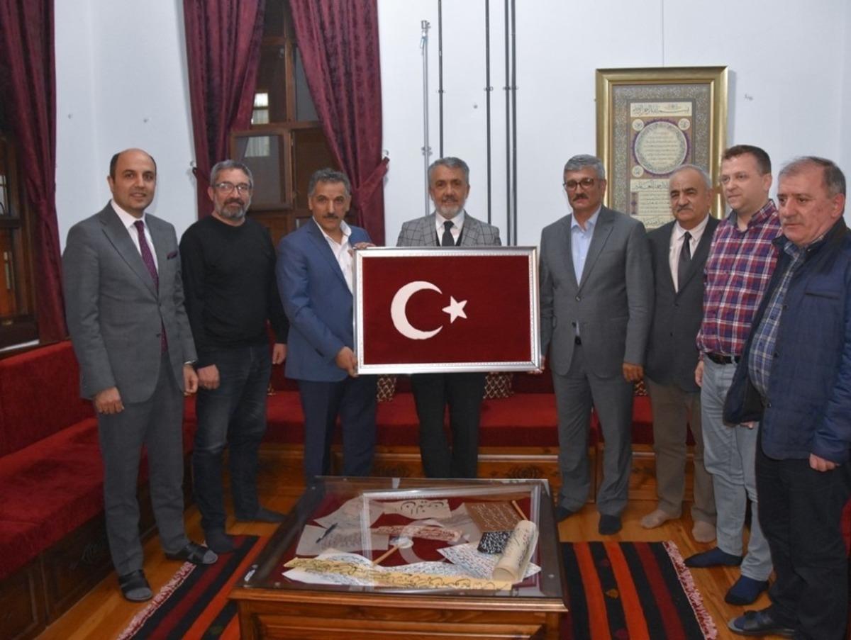 Fazlıoğlu: &ldquo;Medeniyet, rutin bir ritme girdiğinde &ccedil;&uuml;r&uuml;meye başlıyor&rdquo;