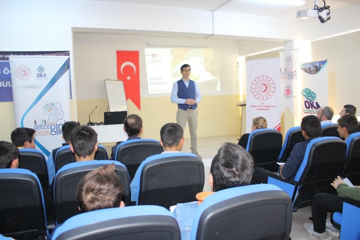 Meslek lisesi &ouml;ğrencilerine &ldquo;Etkili Sunum Teknikleri&rdquo; eğitimi