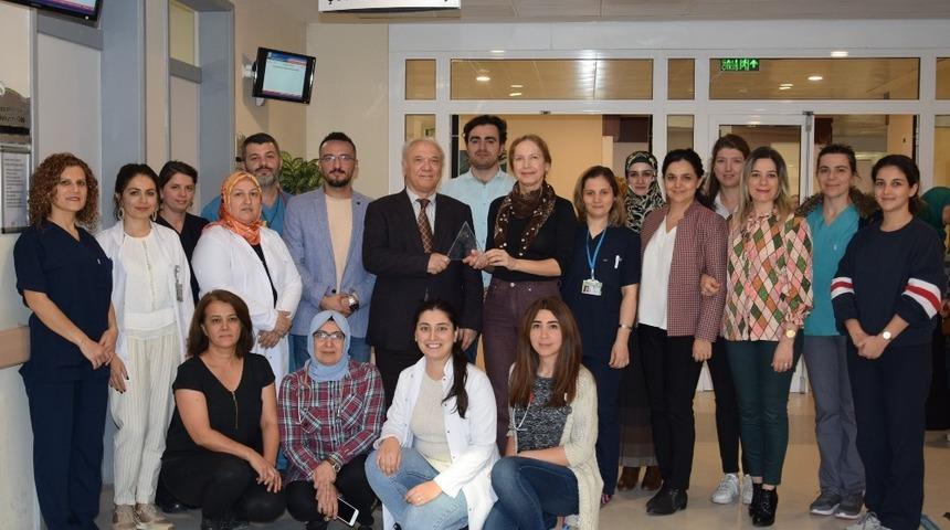 D&uuml;zce &Uuml;niversitesi uluslararası &ouml;d&uuml;le layık g&ouml;r&uuml;ld&uuml;