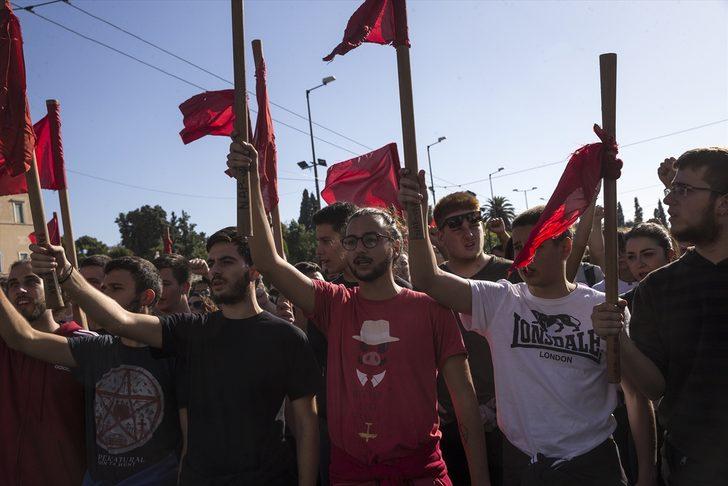 Yunanistan'da öğrenciler, polis şiddetini protesto etti G4