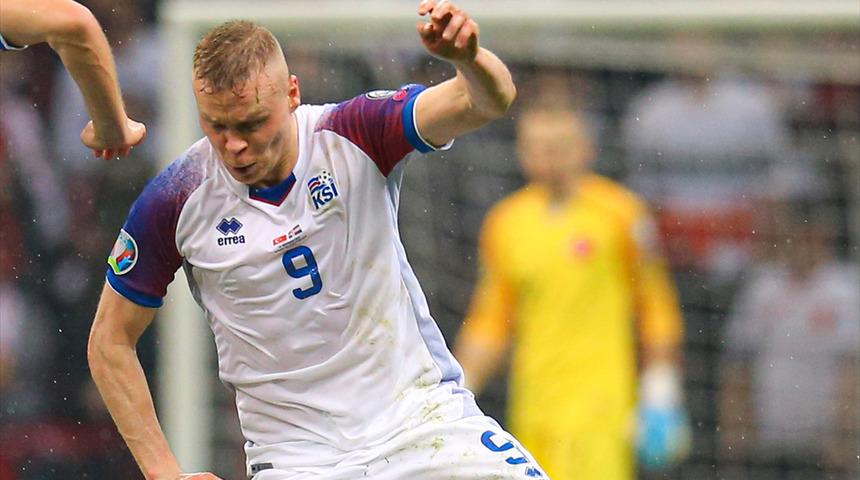 G.Saray'la olmadı, İzlanda ile sahaya çıktı!