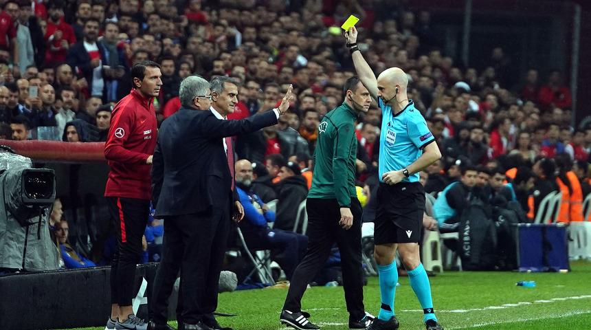 Şenol Güneş kariyerinde ilki yaşadı