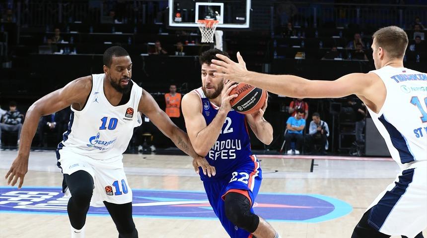 Efes zorlansa da kazandı