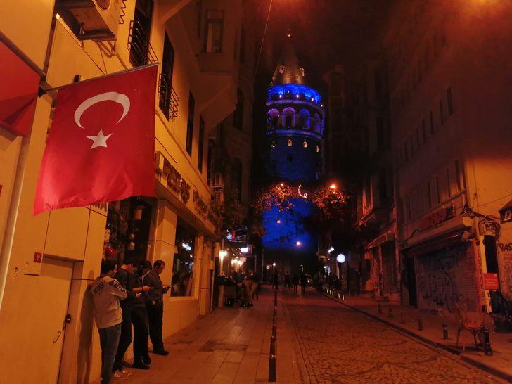 Galata Kulesi, Dünya Diyabet Günü'nde maviye büründü( Galata Kulesi neden mavi?) G3
