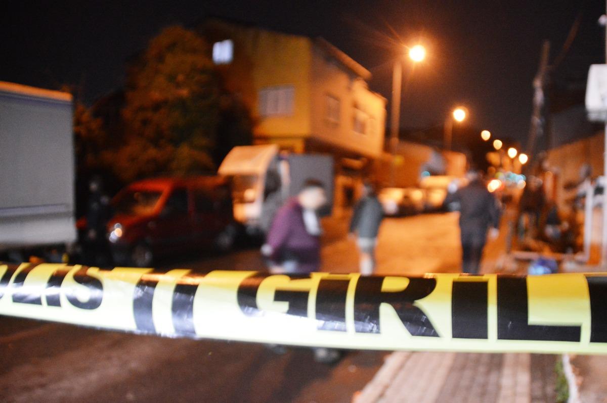 İstanbul'da gece yarısı silahlı saldırı! Husumetli oldukları kişilere kurşun yağdırdılar