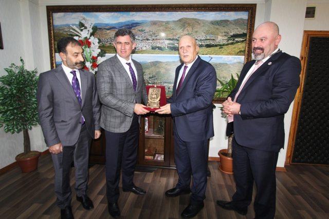 TBB Başkanı Metin Feyzioğlu, Başkan Pekmezci’yi ziyaret etti