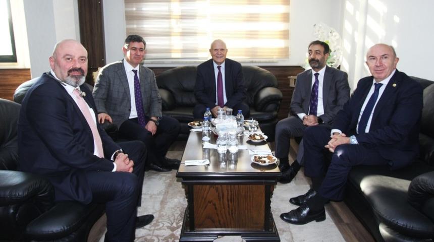 TBB Başkanı Metin Feyzioğlu, Başkan Pekmezci&rsquo;yi ziyaret etti