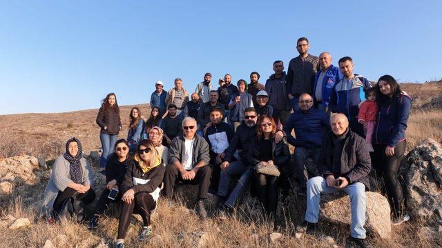 Sağlıkçılar bin 500 fidan dikti