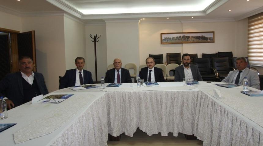 &Uuml;&ccedil;&uuml;nc&uuml; toplantı Bayburt Belediyesi&rsquo;nde ger&ccedil;ekleşti