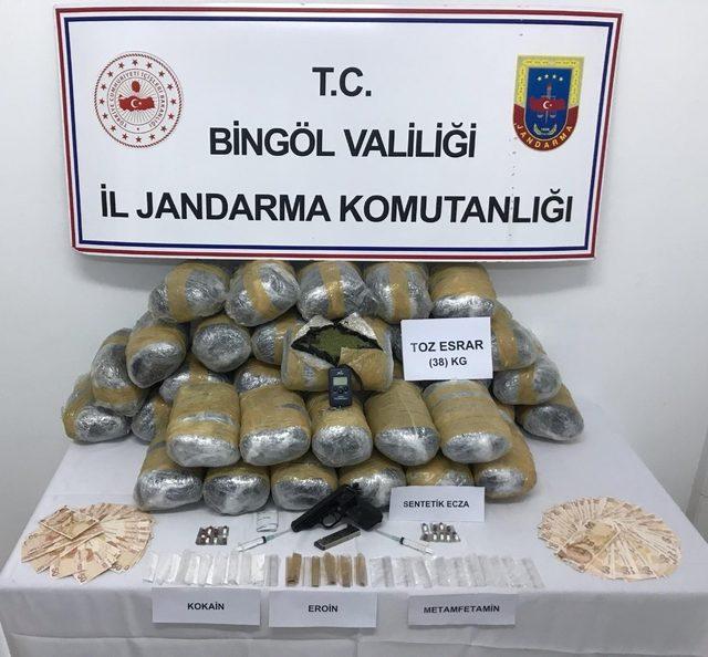 Bingöl’de 38 kilo toz esrar ele geçirildi