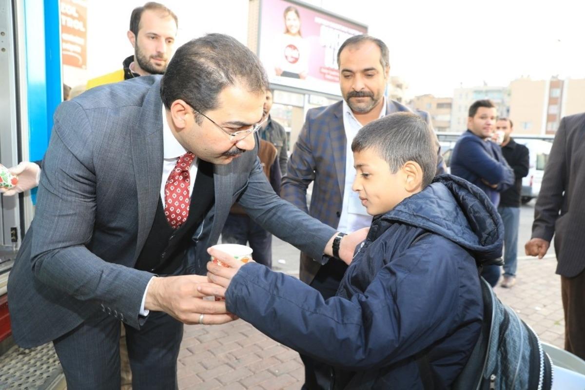 Haliliye&rsquo;de vatandaşlara &ccedil;orba ikram edildi
