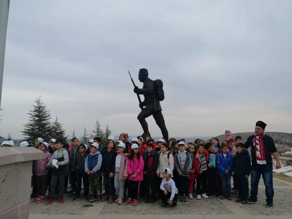 Uşaklı &ouml;ğrenciler Dumlupınar&rsquo;da