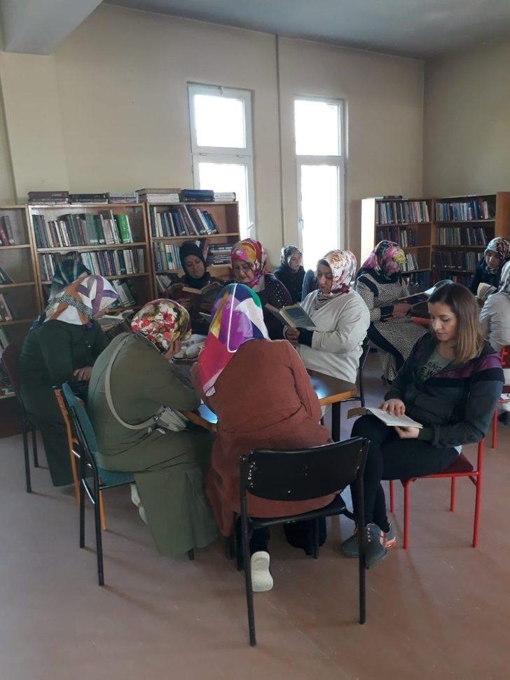 Tosyalı öğrenciler, kütüphaneyi gezdi G3