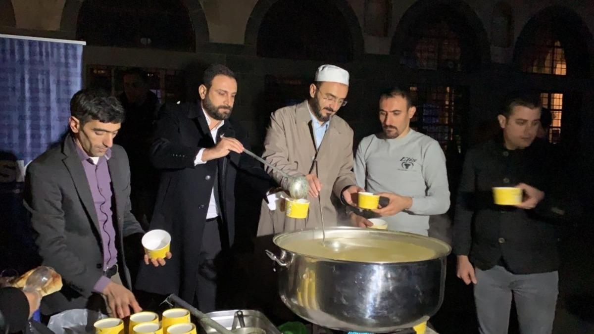 Diyarbakır&rsquo;da babalar ve &ccedil;ocuklar sabah namazında buluştu