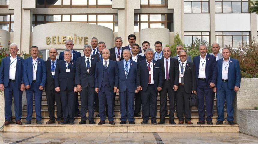 Salihlili muhtarlar Kıbrıs&rsquo;a uğurlandı