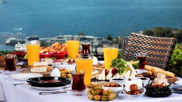 Serpme kahvaltı israfı 100 milyar lirayı aştı