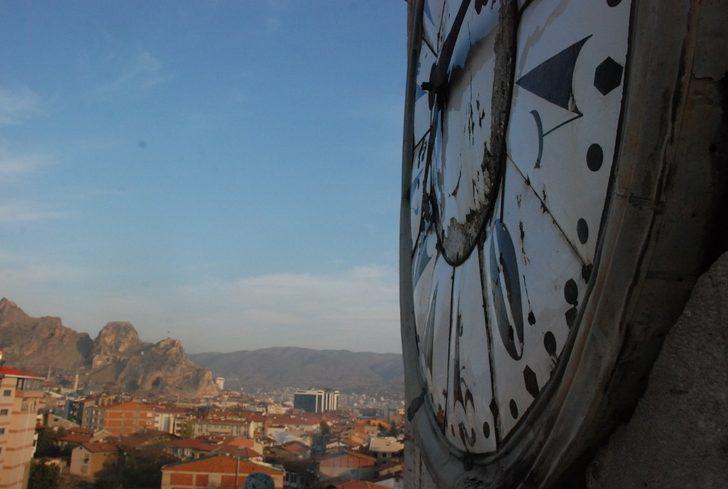 Tarihi saat ona emanet! 25 yıl boyunca her 8 günde bir... G3