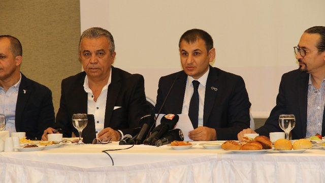 Ramazan Özer: “Odamızı Ankara ve bağlı illerde bulunan tüm optisyenler, gözlükçüler, toptancılar ve yerli üreticilerle yöneteceğiz”