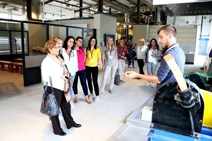 Yabancı öğretmenlere Kocaeli’de kodlama eğitimi G1